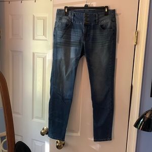 Dark Wash Size 8, d. Jeans